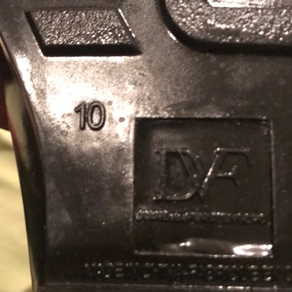 DVF rain boots Fabulous “floating lip pattern,” - Picture 7 of 7